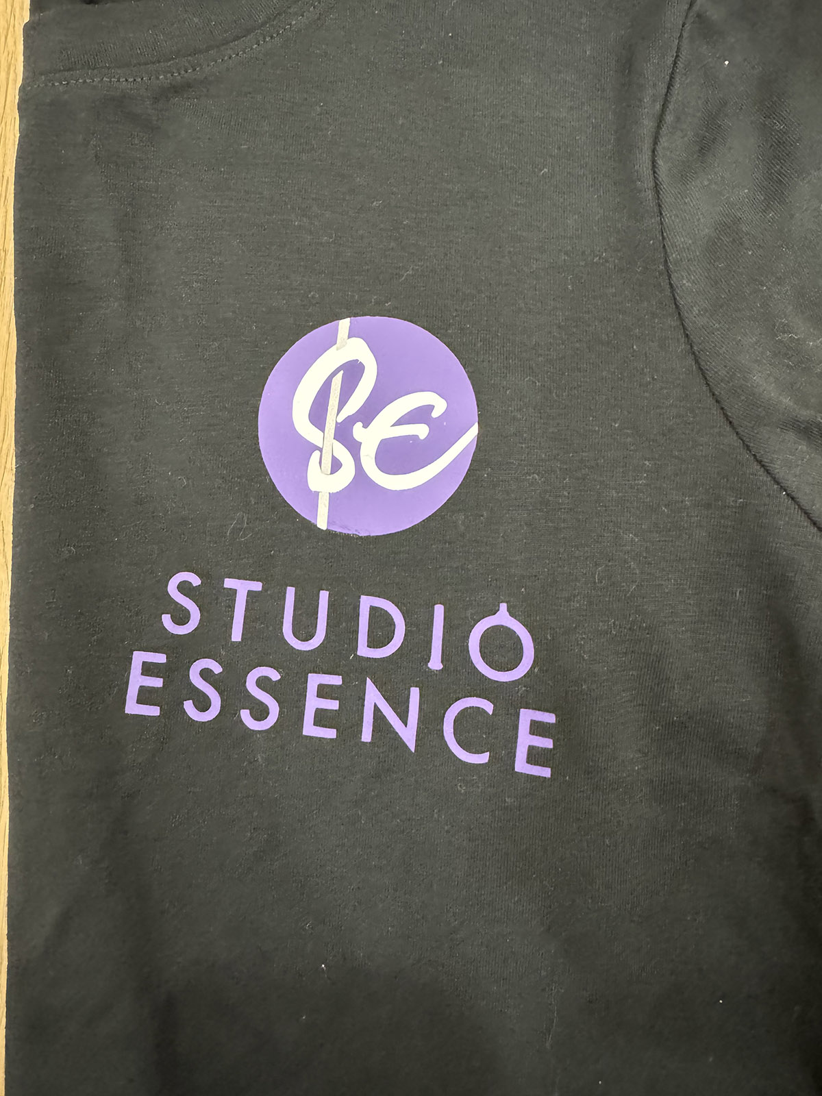 T Shirt Studio Essence